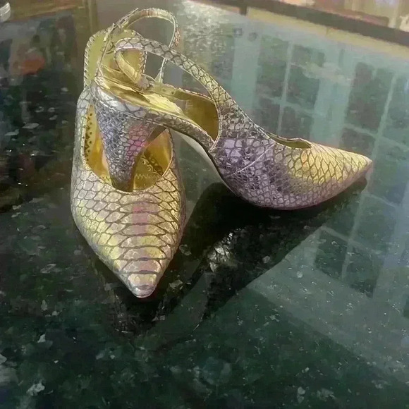J Renee’ slingback pump. Snake embossed  8. Excellent condition . Gold/lavender - Picture 16 of 16